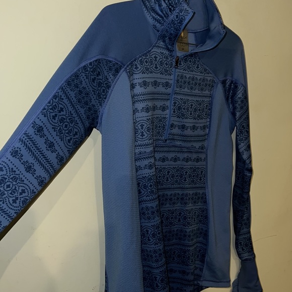 Calia by Carrie Underwood Thumbhole Sleeve Pullover Athletic Top Medium
#316 - Picture 4 of 9